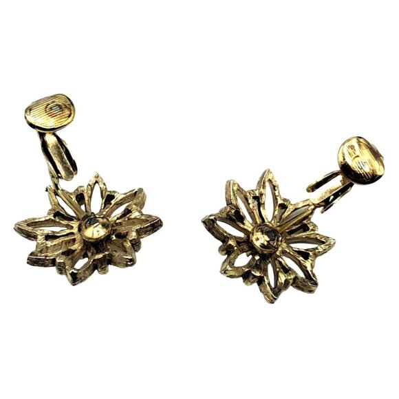 Vintage Gold Tone Flower Earrings Clip-On With Red Rhinestone Center Costume - Picture 5 of 6